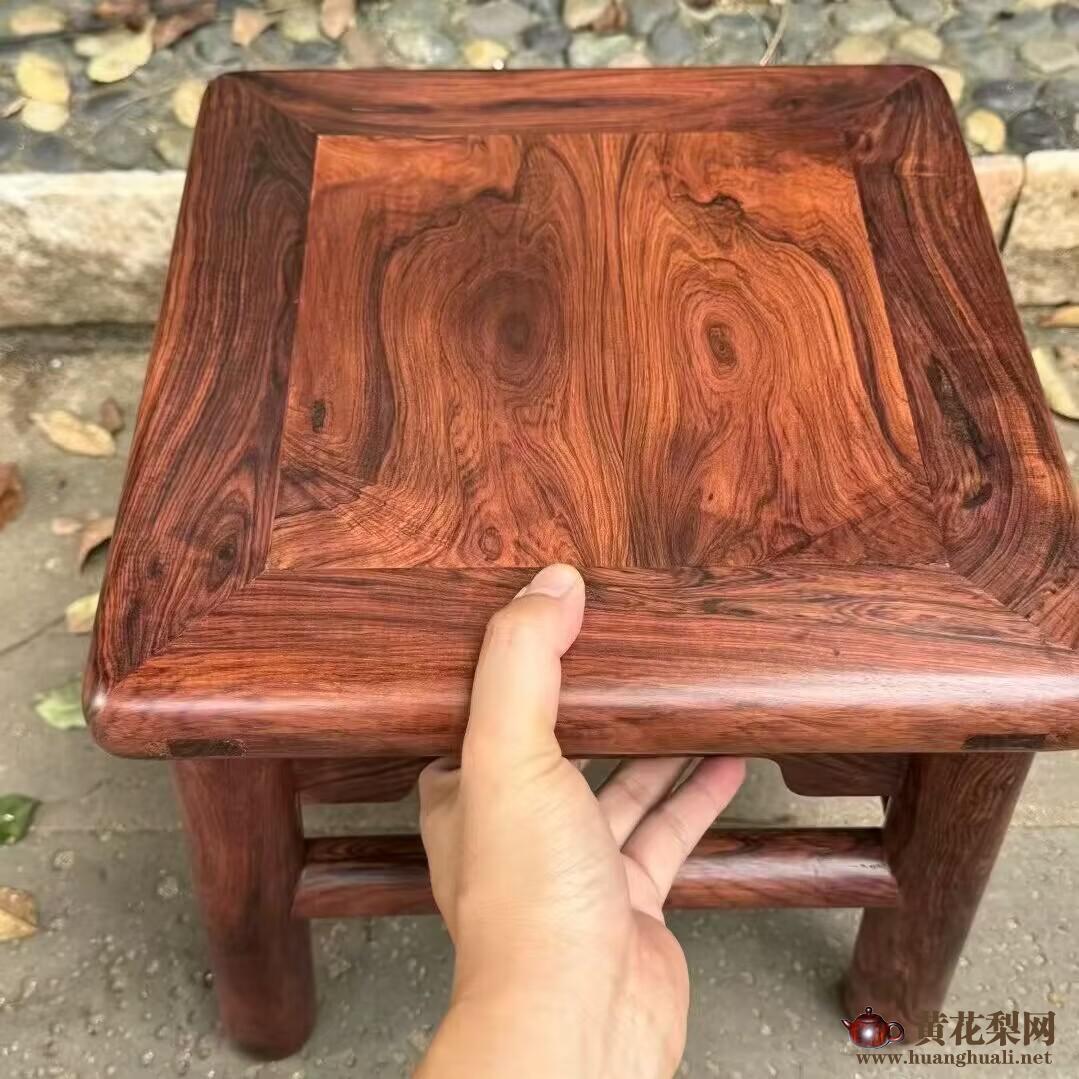 海南黄花梨圆腿方凳